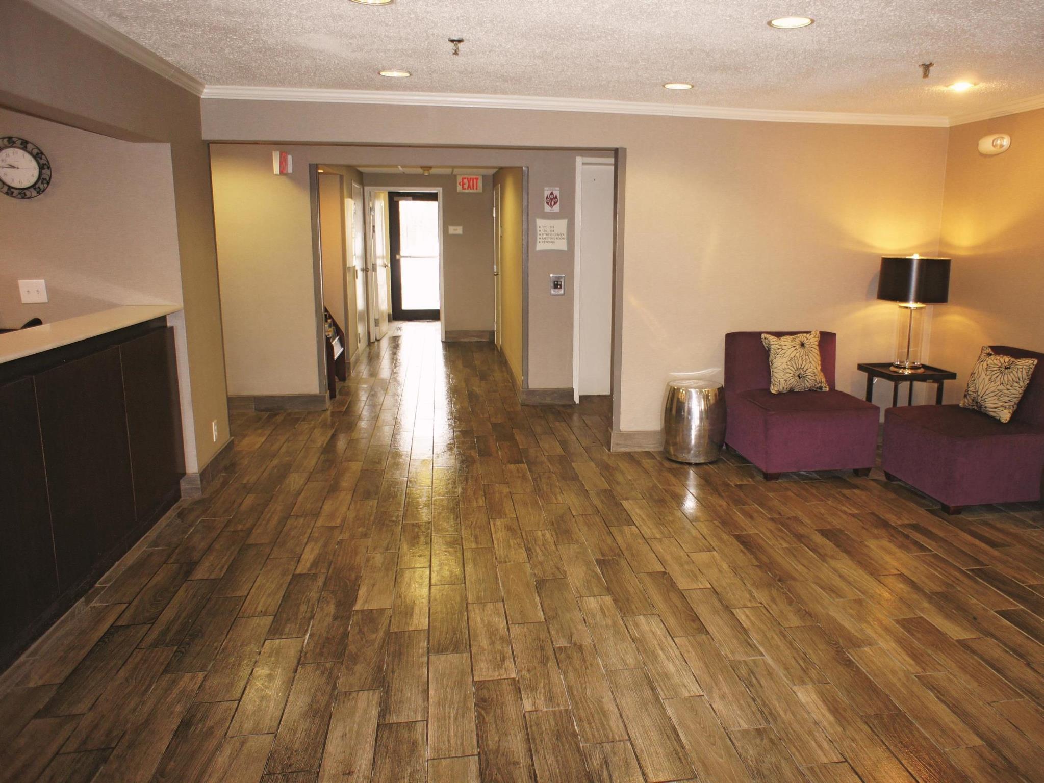 La Quinta By Wyndham Cleveland - Airport North Hotel Luaran gambar