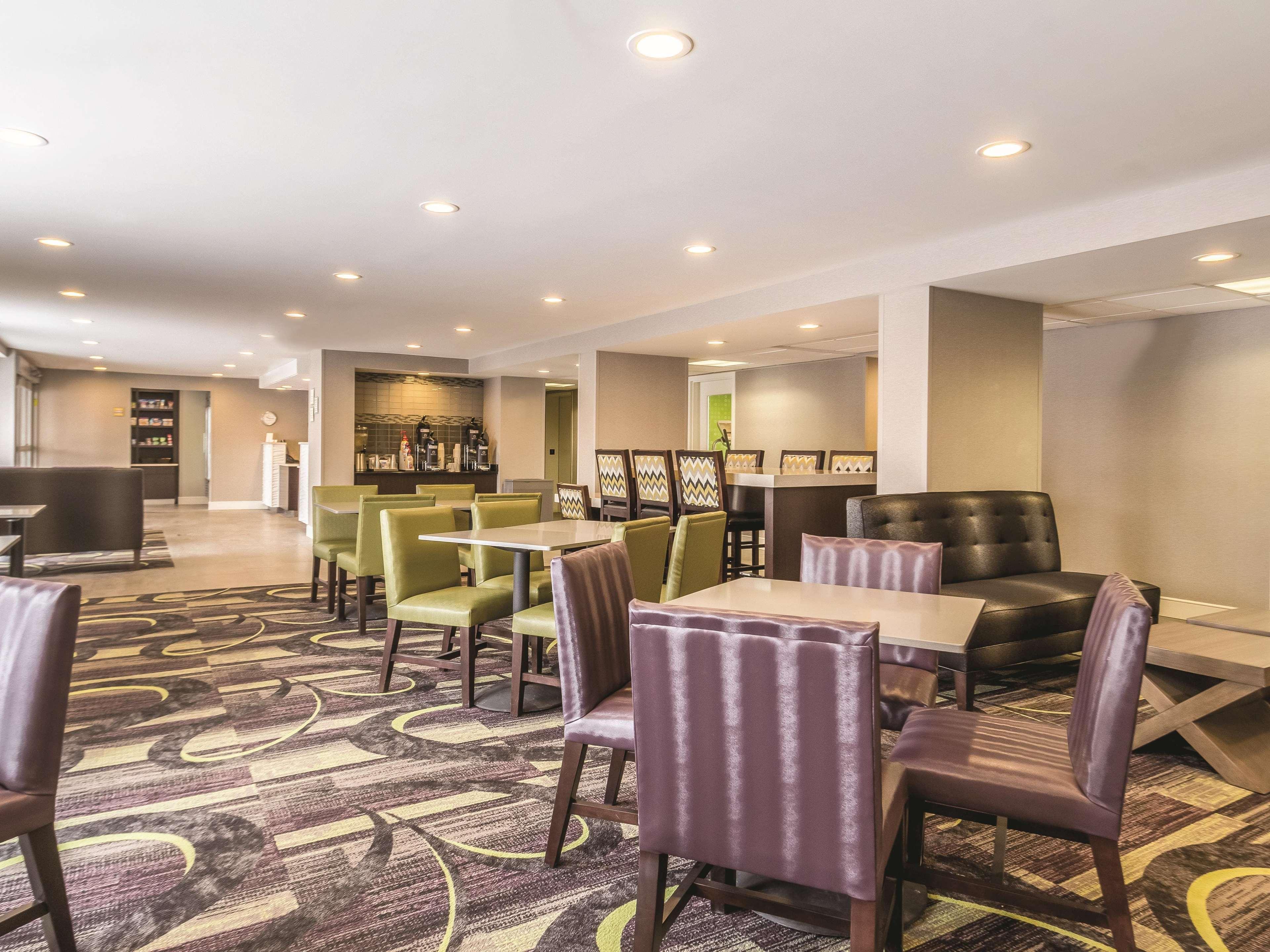 La Quinta By Wyndham Cleveland - Airport North Hotel Luaran gambar