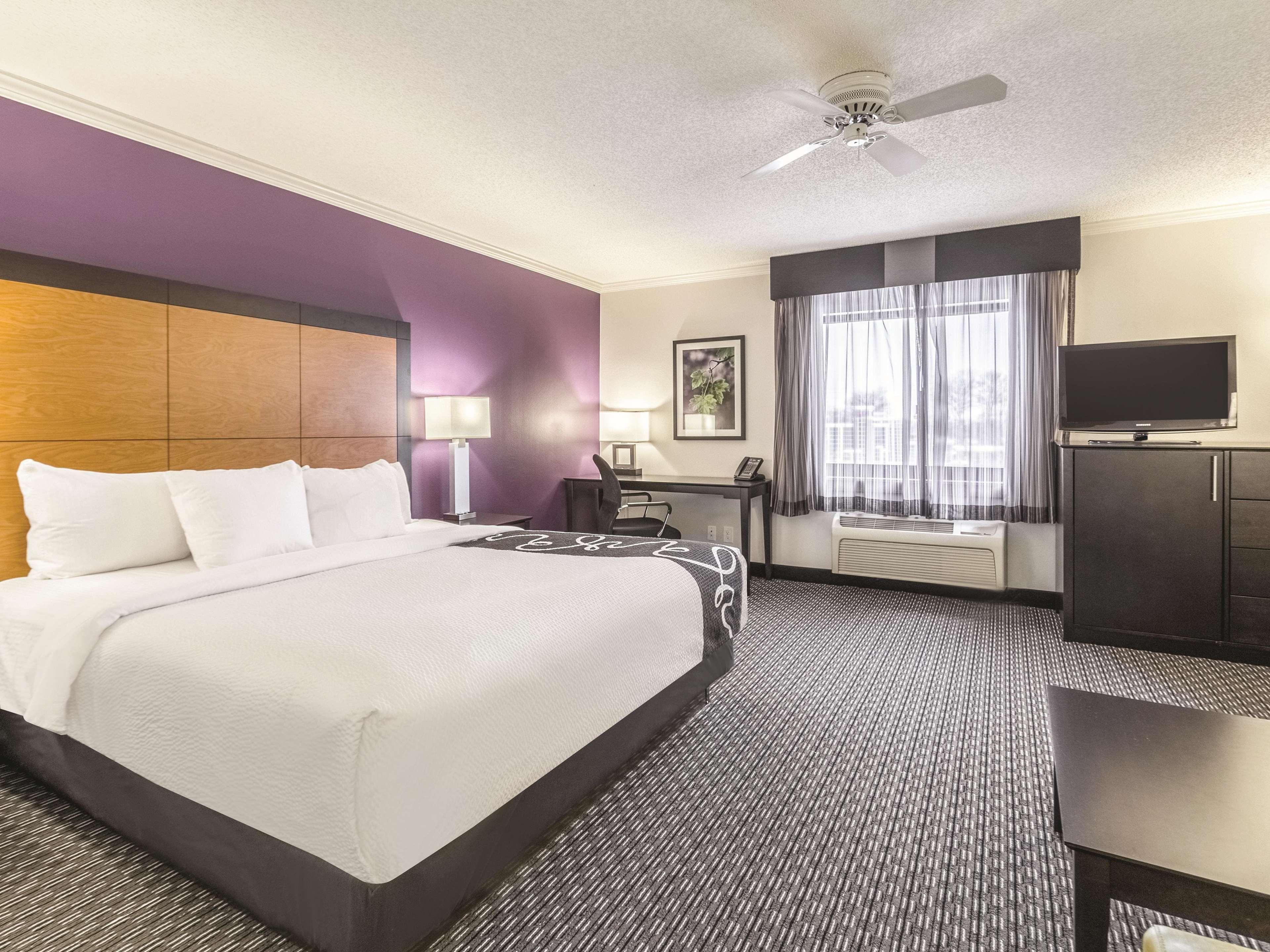 La Quinta By Wyndham Cleveland - Airport North Hotel Luaran gambar