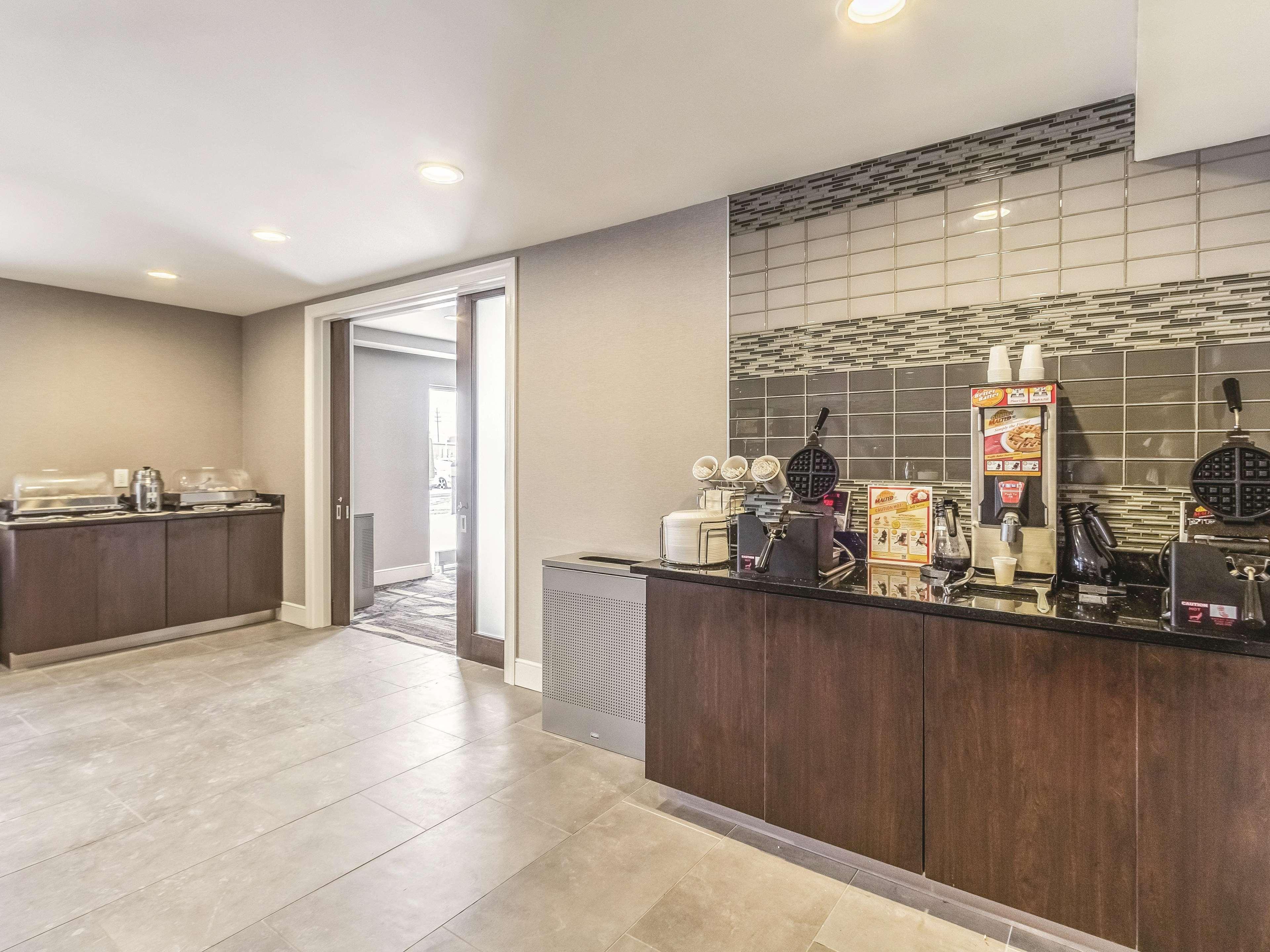 La Quinta By Wyndham Cleveland - Airport North Hotel Luaran gambar