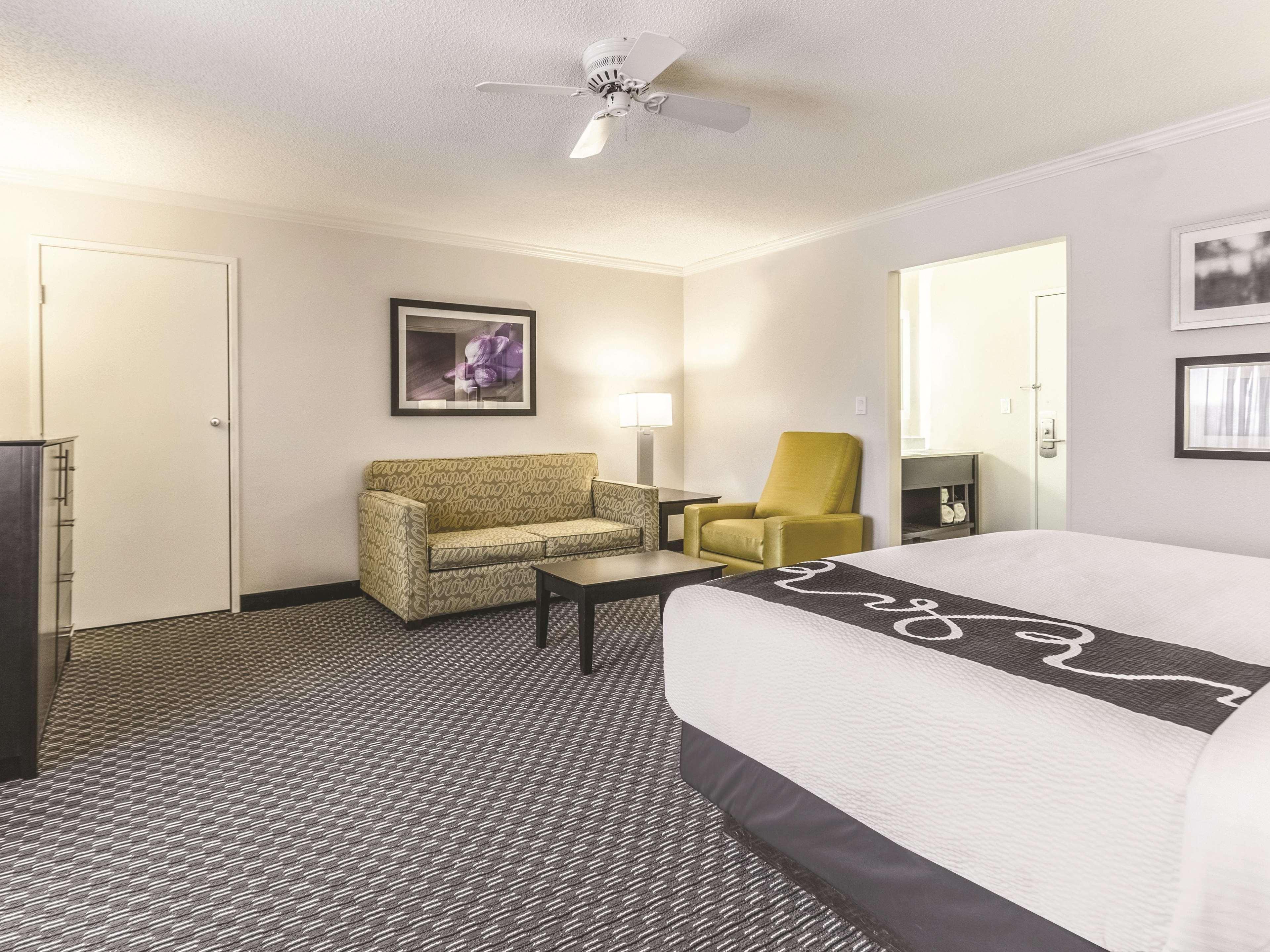 La Quinta By Wyndham Cleveland - Airport North Hotel Luaran gambar