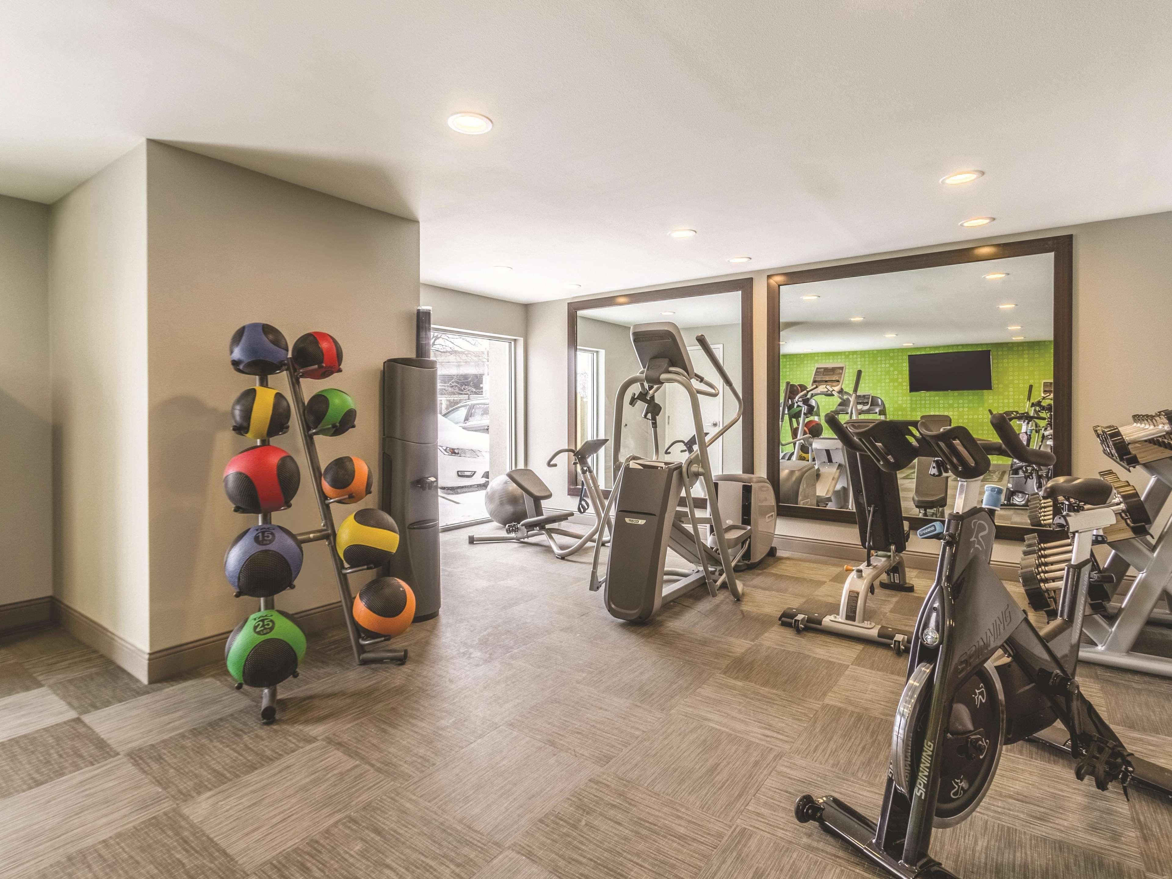 La Quinta By Wyndham Cleveland - Airport North Hotel Luaran gambar