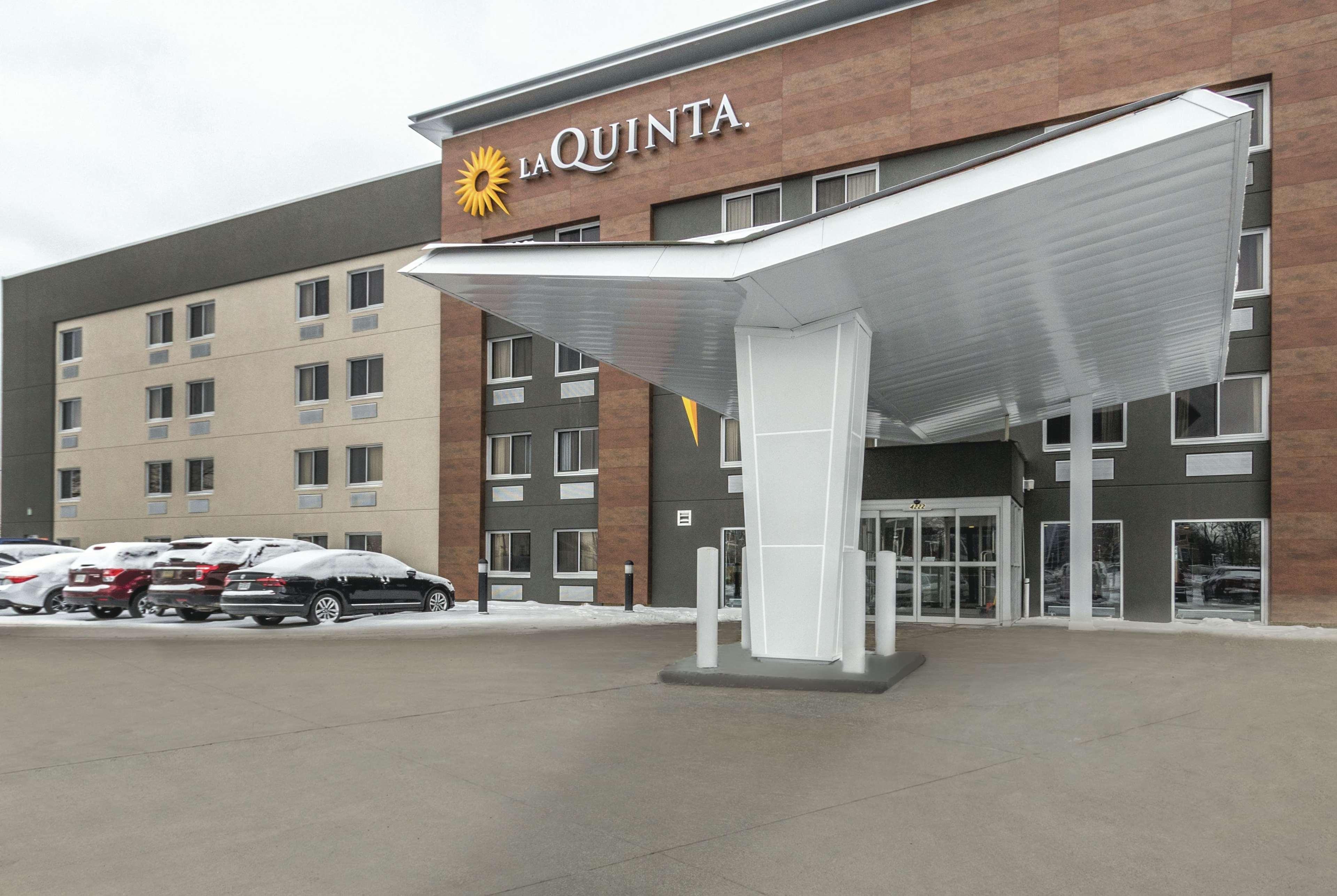 La Quinta By Wyndham Cleveland - Airport North Hotel Luaran gambar