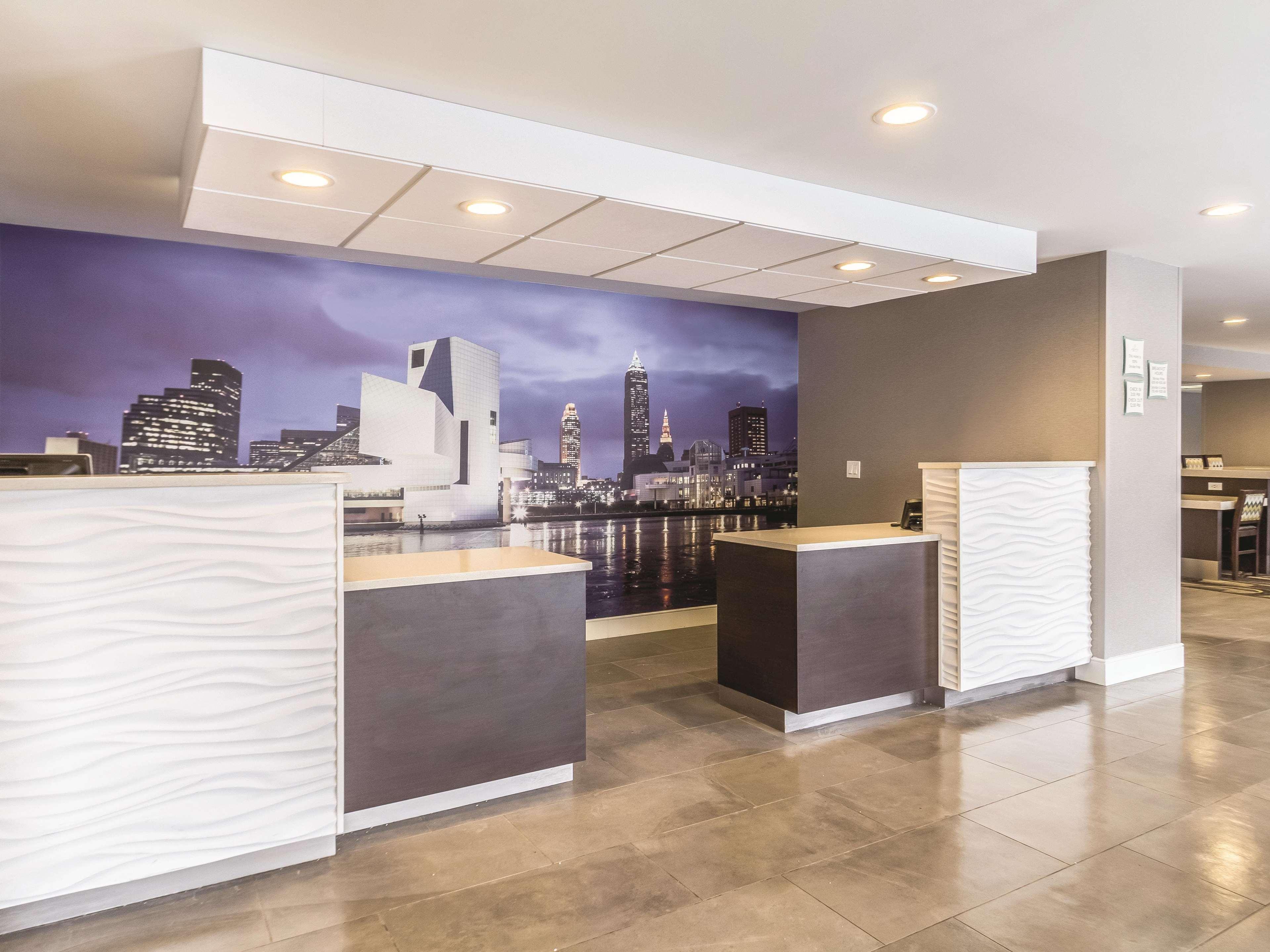 La Quinta By Wyndham Cleveland - Airport North Hotel Luaran gambar