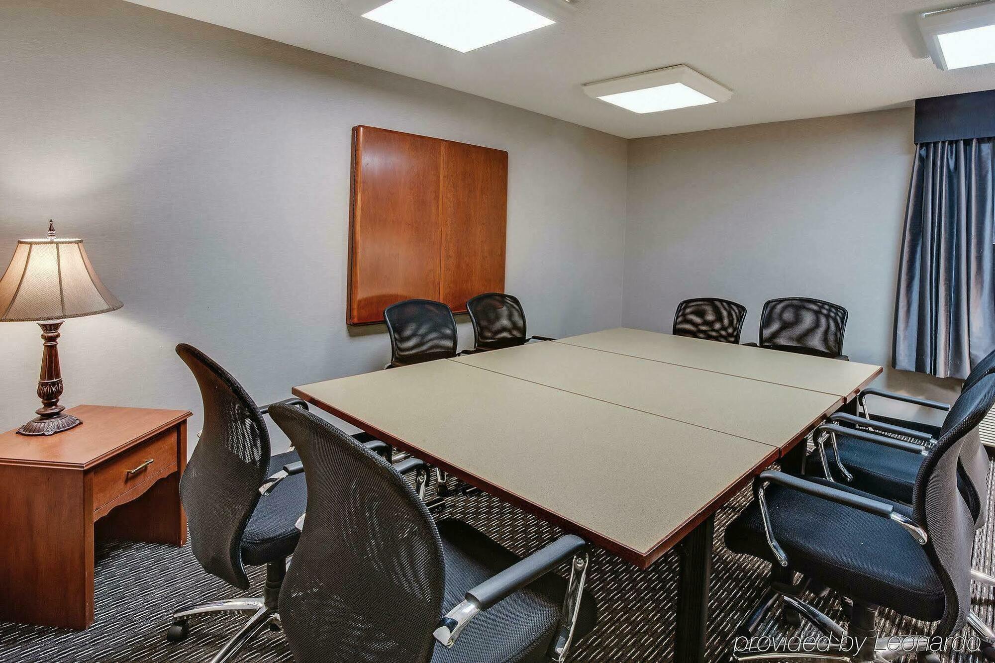 La Quinta By Wyndham Cleveland - Airport North Hotel Luaran gambar